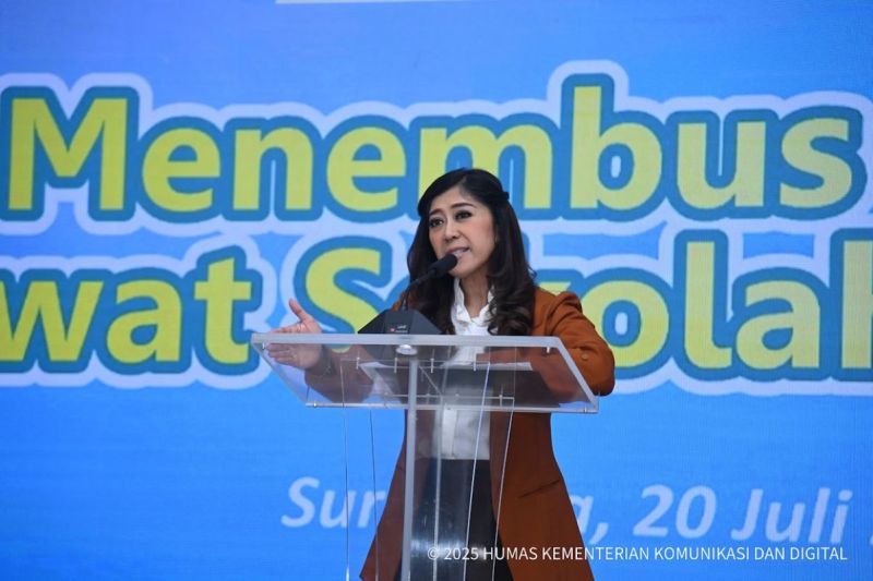 Menkomdigi Meutya Hafid: Media Harus Kawal Program Sekolah Rakyat dengan Informasi Akurat