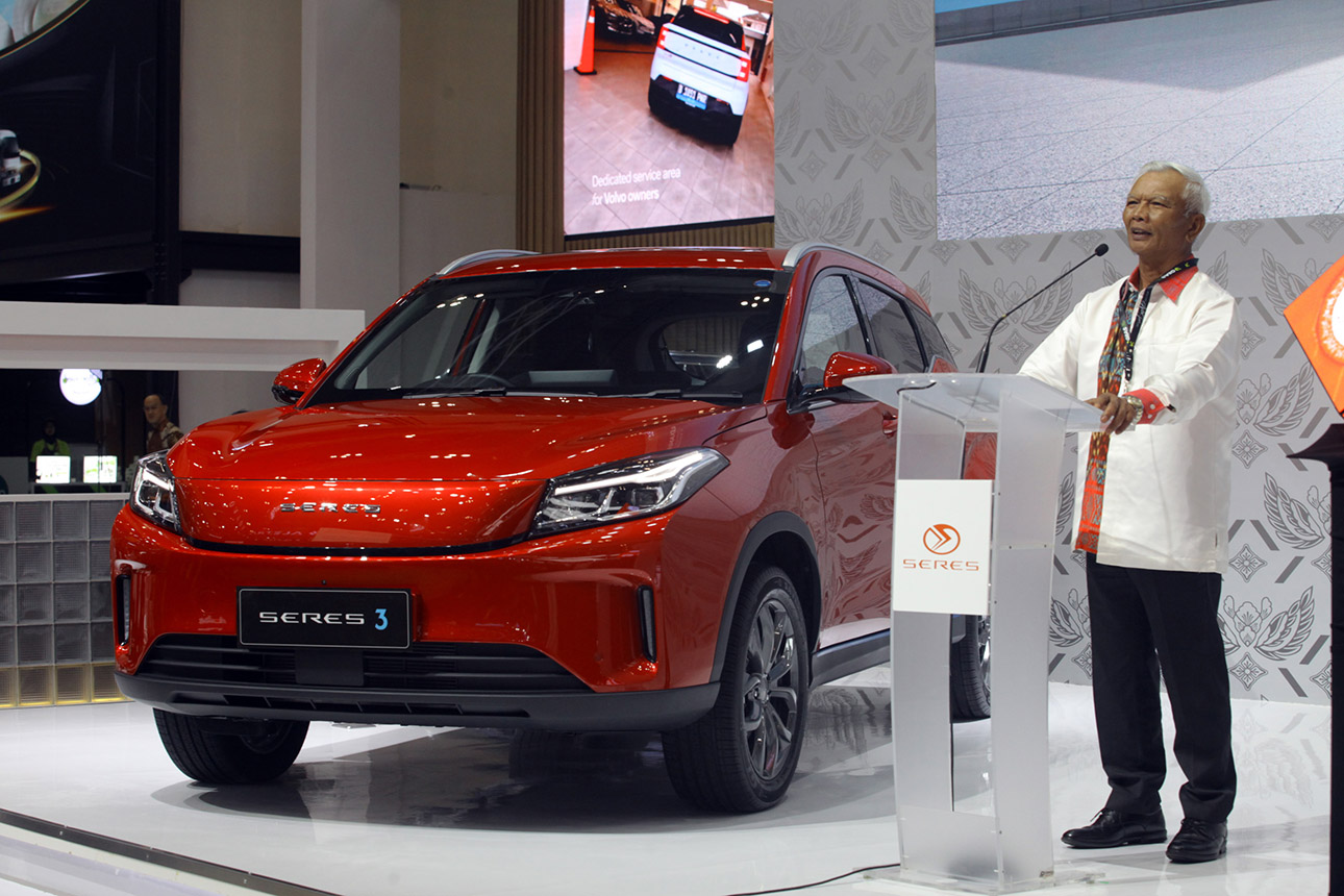 SERES 3 ‘Elegant E-Motion’ Umumkan Harga Resmi  di GIIAS 2025