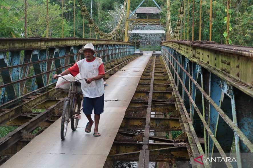 Peran Jembatan Gantung Peninggalan Jaman Kolonial di Lombok Barat