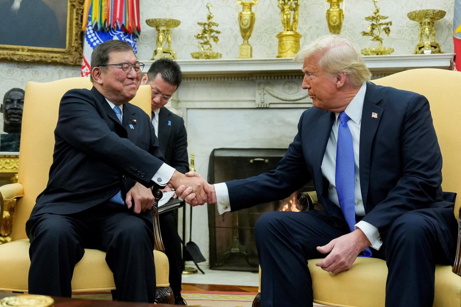 Tanam Investasi $550 Miliar, Trump Teken Kesepakatan Dagang Besar-besaran dengan Jepang