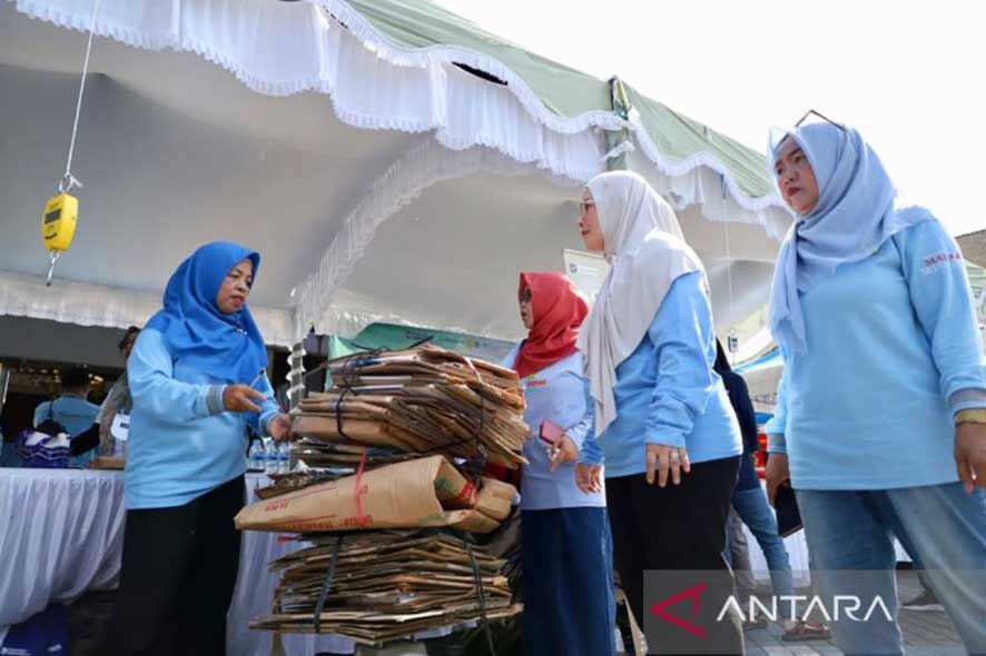 Program Penukaran Sampah dengan Sembako di Banjarmasin