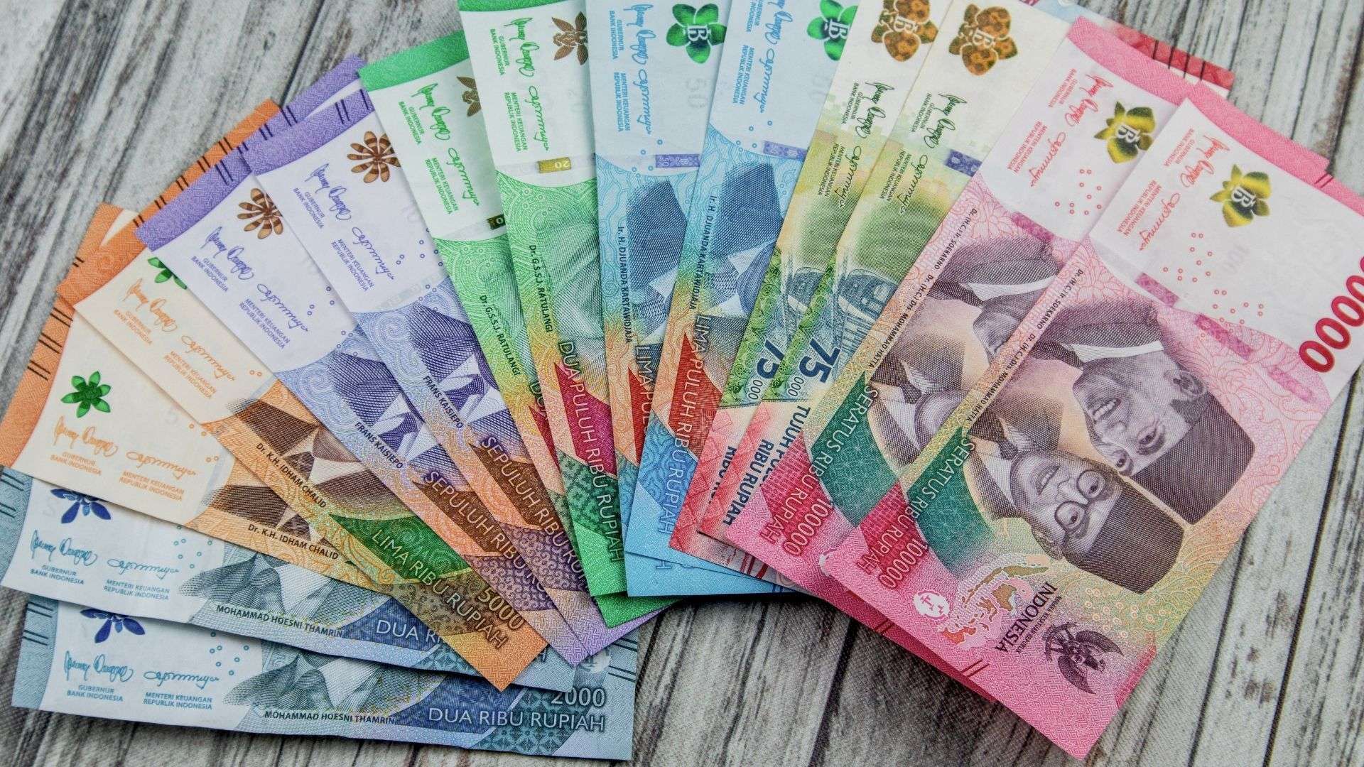 Investor Tunggu Data PDB AS dan Sinyal Kebijakan The Fed, Berikut Proyeksi Rupiah Tengah Pekan Ini