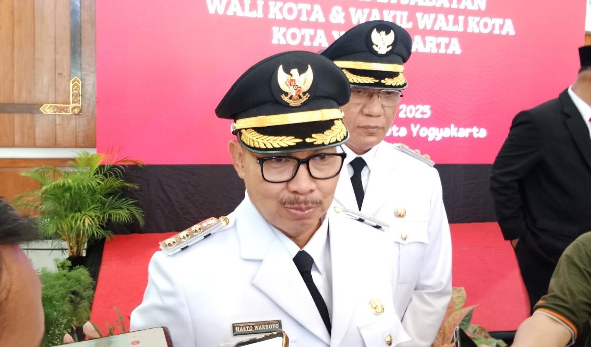Wali Kota Yogyakarta Tolak Mobil Dinas Rp3 Miliar, Lebih Pilih Gerobak Sampah