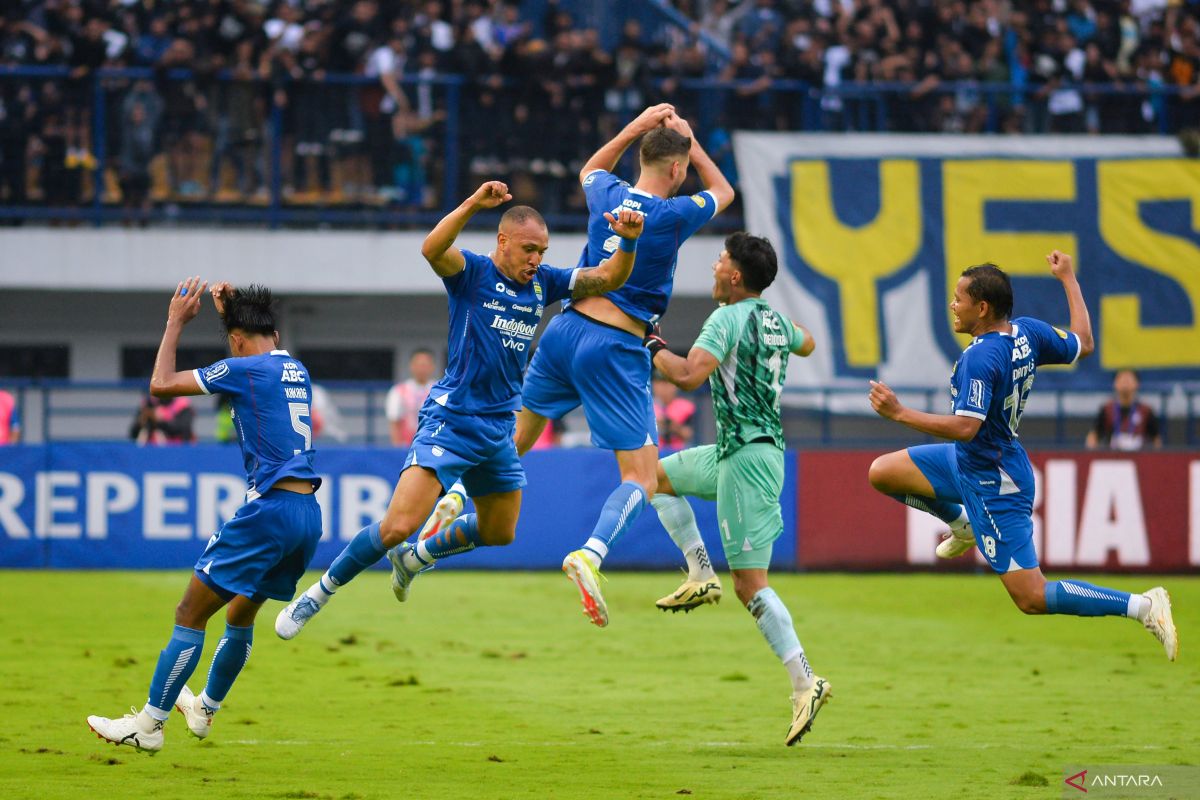 Persib Bandung Bersiap Hadapi Dua Laga Krusial Sekaligus. Ini benar-benar Perlu Persiapan Keras