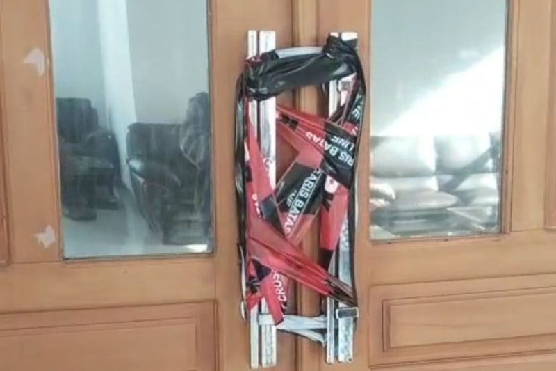 KPK RI Segel Ruangan Kepala Dinkes hingga Bupati Kolaka Ti...