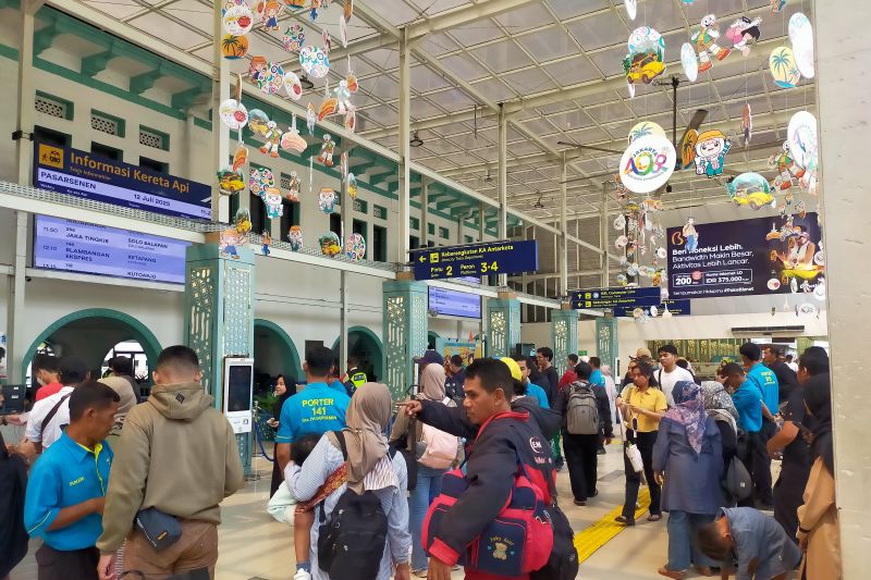 Sambut HUT RI, PT KAI Beri Diskon Tiket Kereta Api 20 Persen