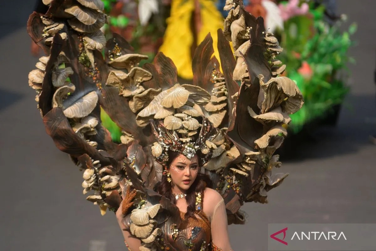 Jember Fashion Carnaval Masuk Top 10 KEN Lima Kali, Ini Kata Wamenpar Ni Luh 