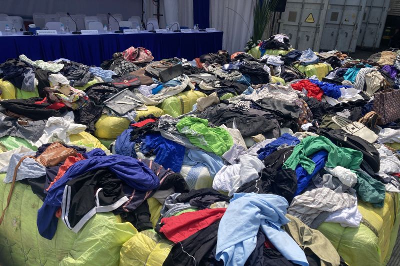 Bea Cukai Sebut Mayoritas Pakaian Ilegal Masuk dari Malaysia