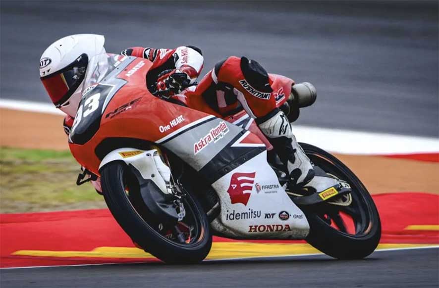 Pembalap Indonesia Fadillah Arbi mentas di Moto3 Austria 2025