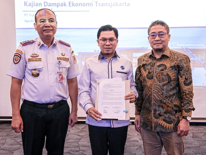 Transjakarta Kolaborasi dengan LPEM FEB UI untuk Kaji Dampak Ekonomi Transportasi Publik