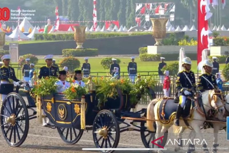 Kereta Kencana "Garuda Prabayaksa" Antar Bendera-Teks Proklamasi ke Istana Merdeka