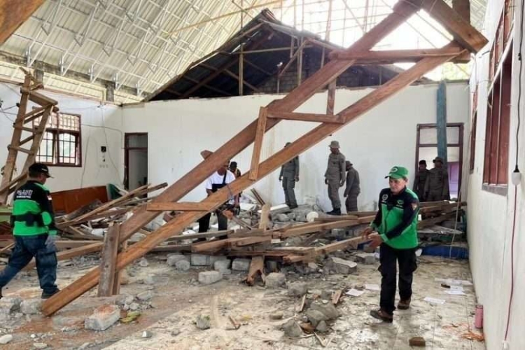 Gempa Guncang Poso, Gereja Elim Roboh 10 Jemaat Luka-luka