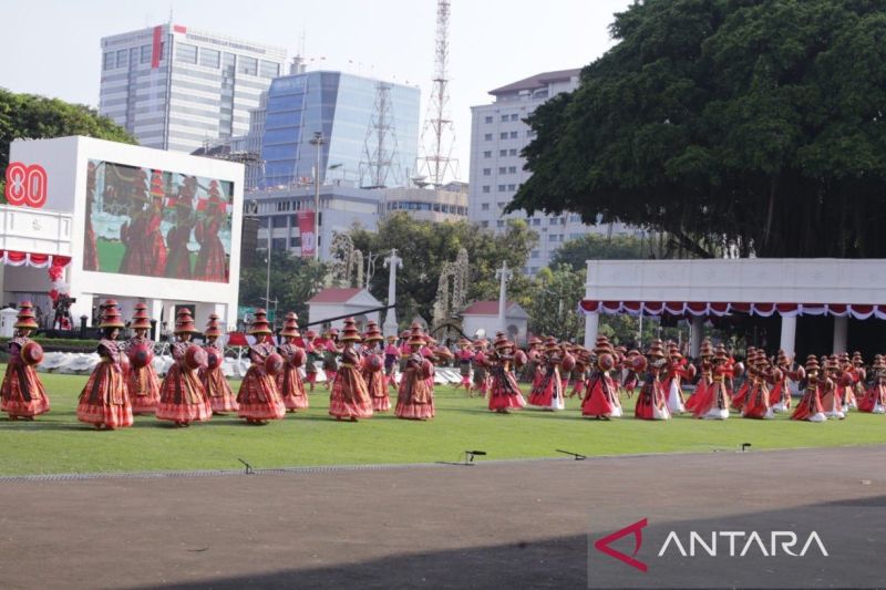 Tarian Kolosal dari NTB Pukau Tamu di Istana Negara