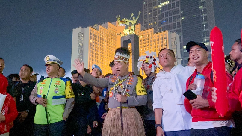 Kapolri dan Mensesneg Tinjau Panggung Rakyat di HI, Disambut Antusias Warga