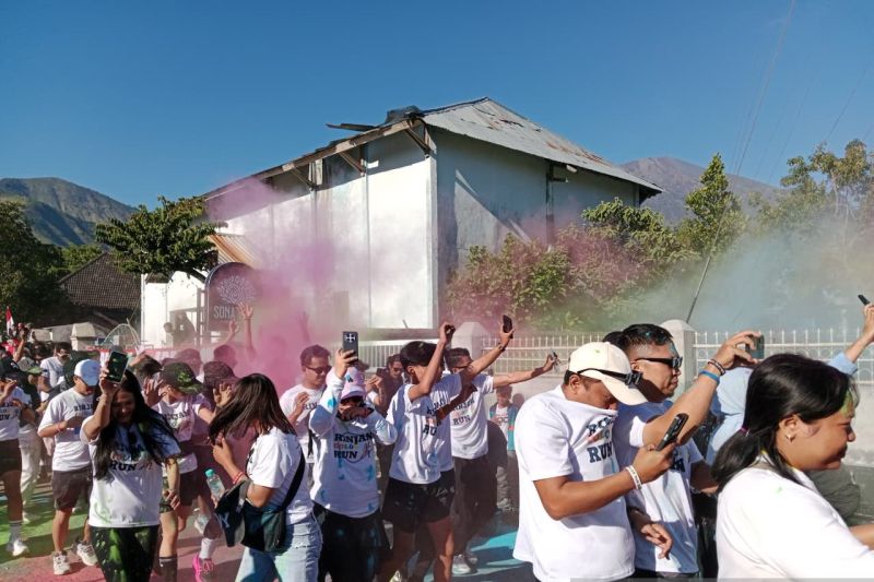 Olahraga Rekreasi Rinjani Color Run Didominasi Kalangan Gen Z hingga Babby Boomers