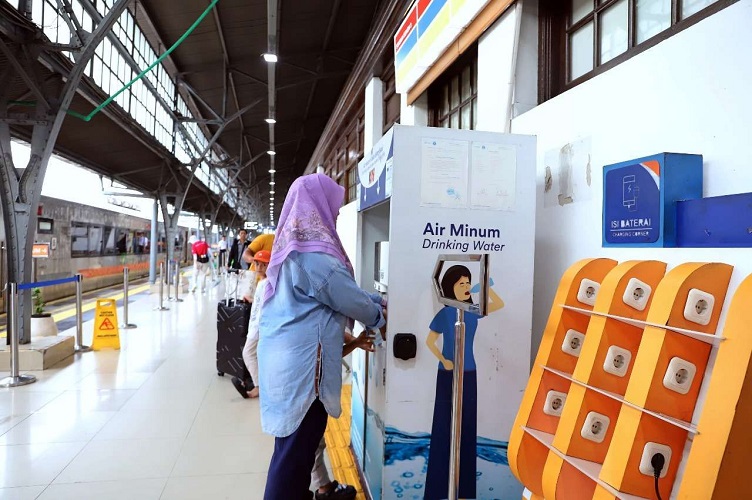 Buat Terobosan, PT KAI Sediakan ‘Water Station’ Gratis di 45 Stasiun