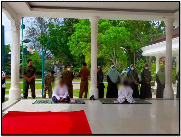Terbukti Melanggar Qanun Jinayat! Dua Pria di Banda Aceh Dicambuk 76 Kali, Eksekusi Dramatis Ada yang Menangis di Akhir!