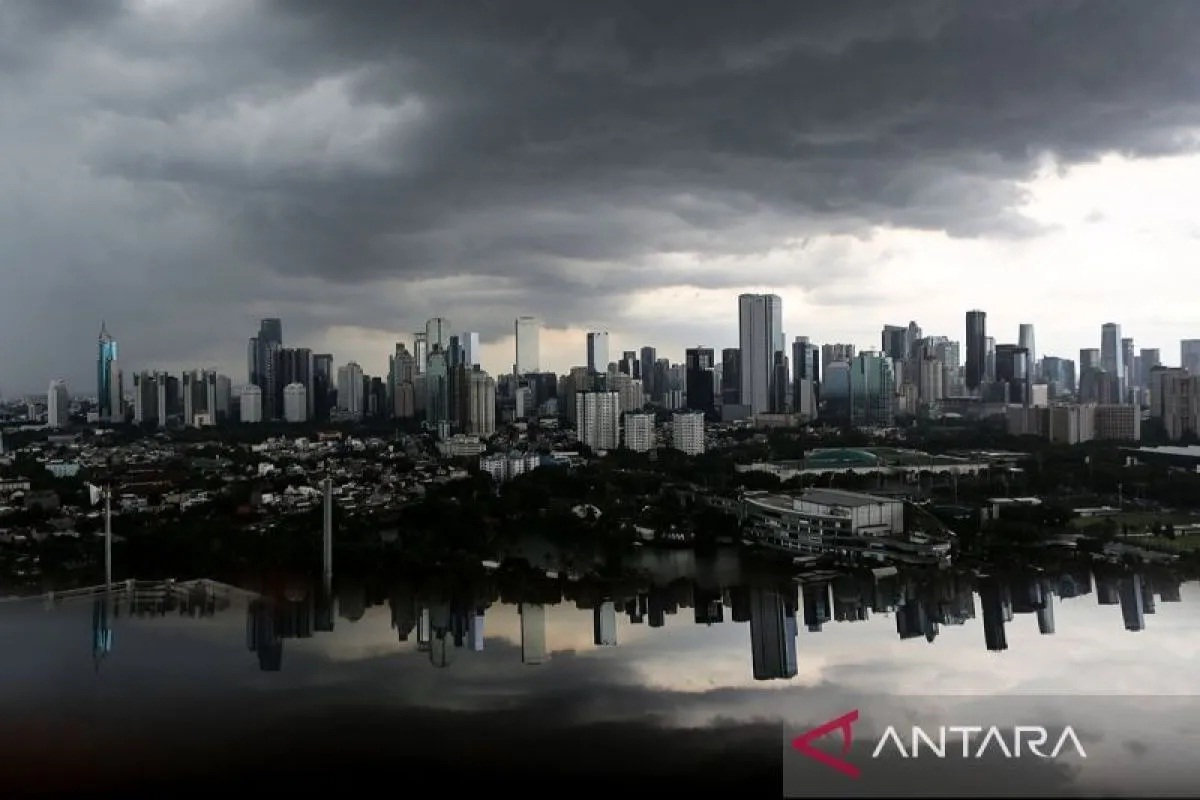 Cuaca Jakarta Hari Ini, Sebagian Wilayah Berawan Tebal, Suhu Udara Berkisar 25-32 Derajat Celsius