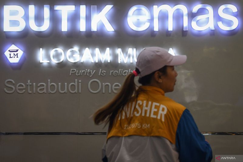 Harga Buyback Emas Antam Melonjak, Hari Ini Rp1.827.000 per Gram