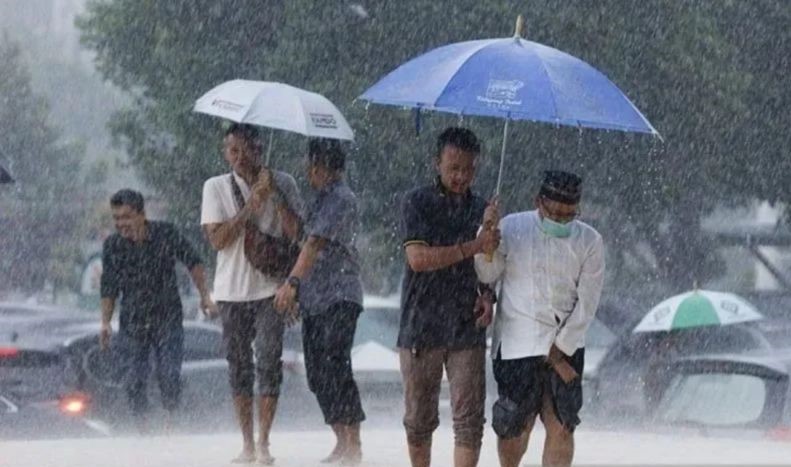 BMKG Prakirakan Sejumlah Wilayah Indonesia Hujan Hari Ini Ringan dan Petir