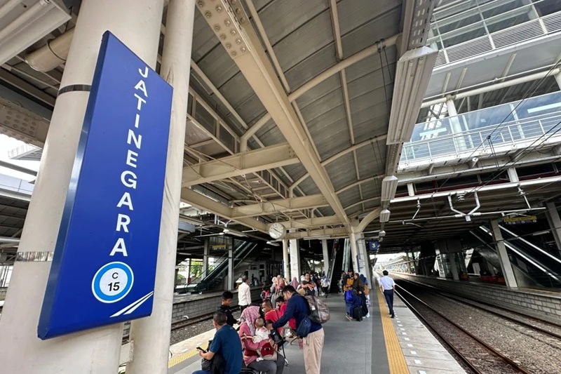 KAI Perpanjang Pemberhentian KA Jarak Jauh di Stasiun Jatinegara hingga 2 September 