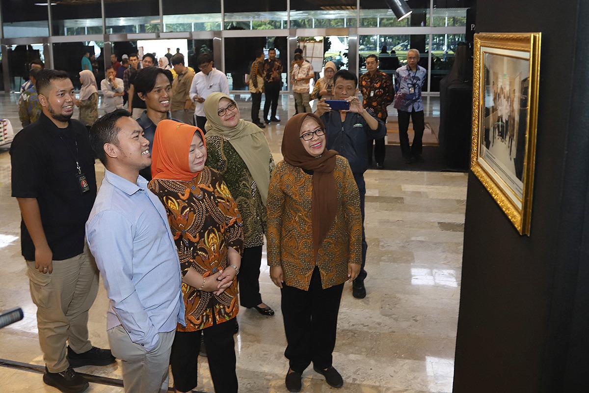  Sekjen MPR RI Buka Lomba Anugerah Jurnalistik dan Pameran Foto 
