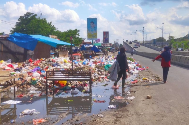 Tumpukan Sampah Kembali Cemari Pekanbaru, DLHK Minta LPS Bertindak Cepat