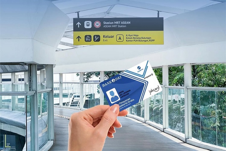 PT Transjakarta Didistribusikan 3.368 Kartu Pelanggan Gratis di Jakbar