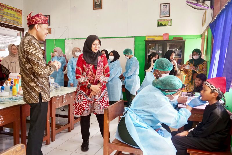 FKG Unjani Gelar Bakti Sosial Kesehatan Gigi untuk Ribuan Pasien di Banyuwangi