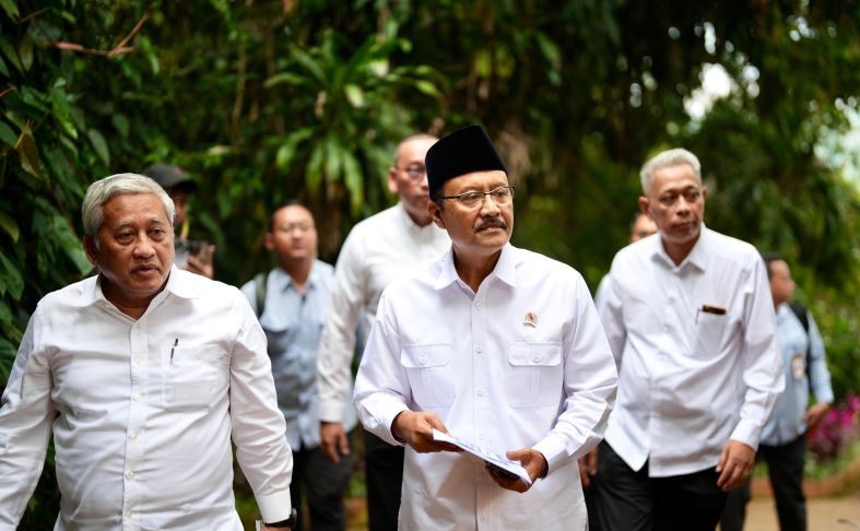 Mensos Laporkan Perkembangan dan Tantangan Sekolah Rakyat ke Presiden Prabowo 