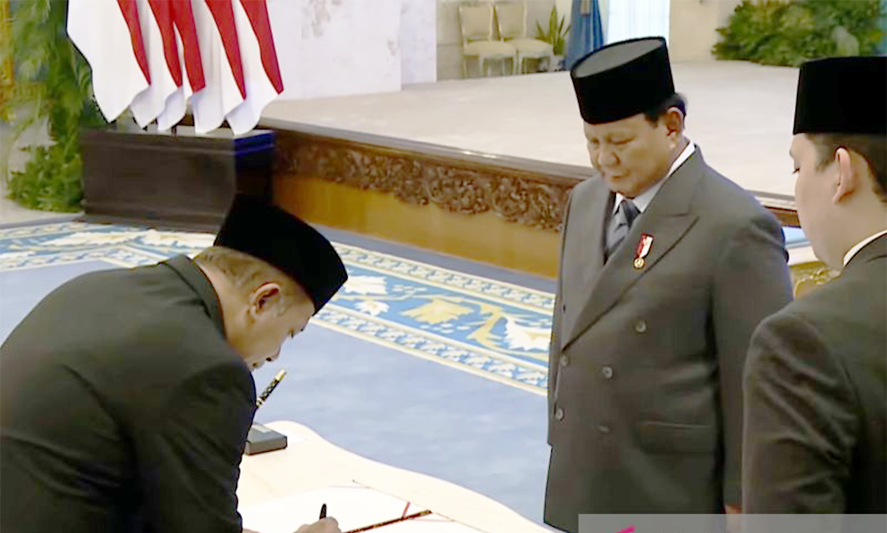 Reshuffle Kabinet Merah Putih: Prabowo Lantik Ferry Juliantono Resmi Jadi Menteri Koperasi Gantikan Budi Arie