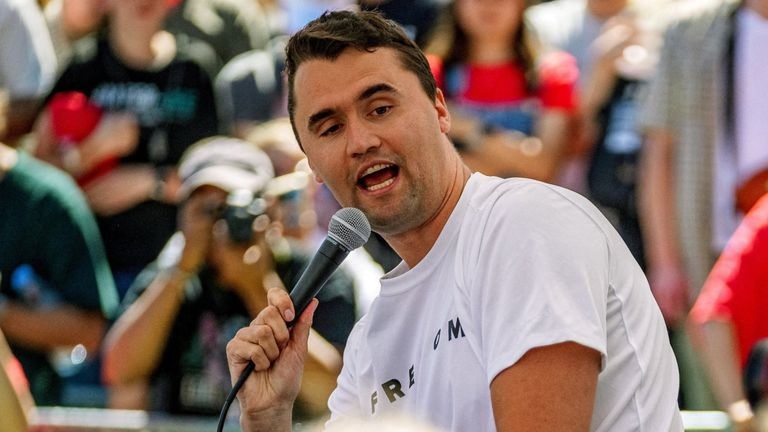 Polisi Cari Penembak Runduk yang Bunuh Charlie Kirk