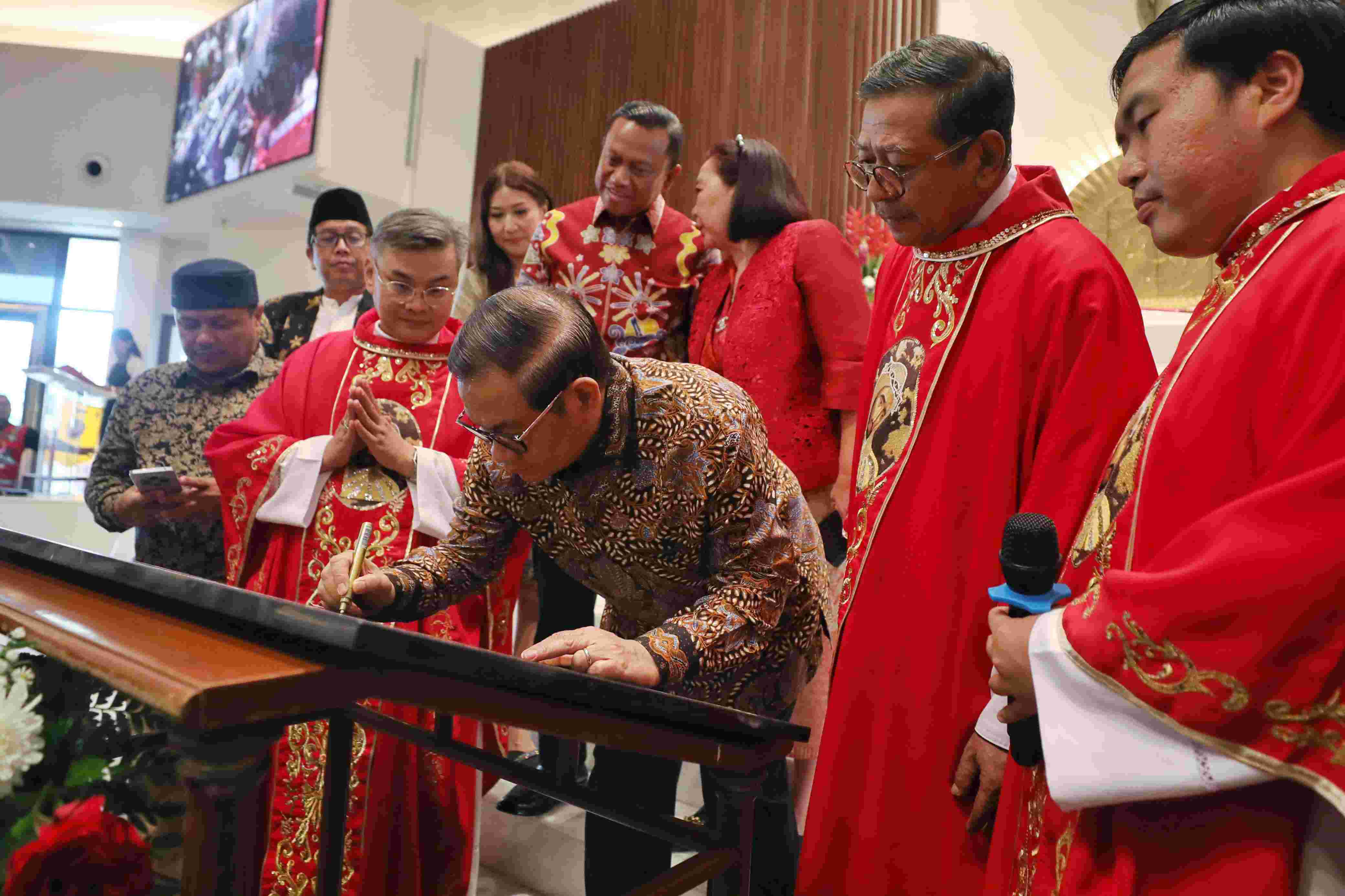 Gubernur DKI Pramono Anung Resmikan Gereja Katolik Kalvari di Lubang Buaya