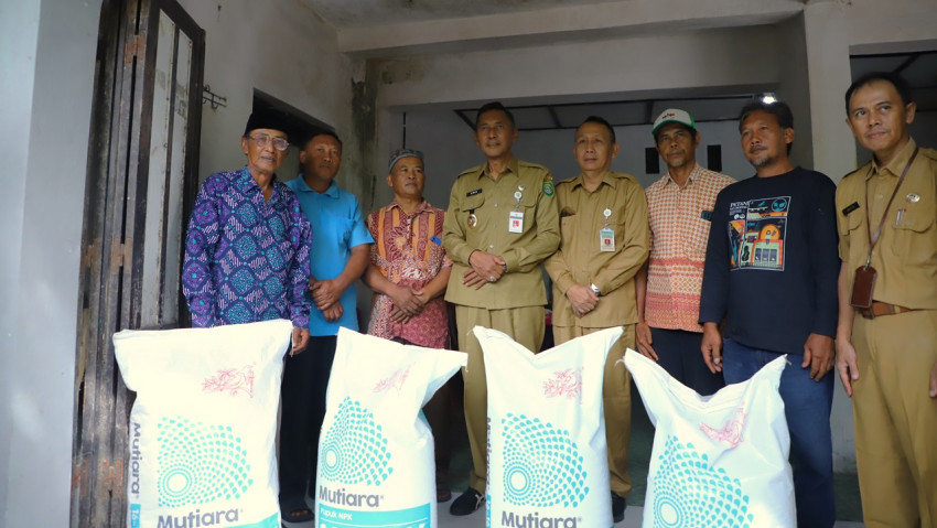 Pemkab Bantul Salurkan Lima Ton Pupuk untuk Dorong Produktivitas Lahan Pasir