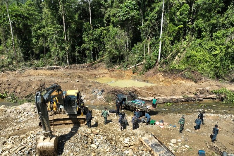 Negara Kuasai Kembali 321 Hektare Tambang Ilegal dari  dari PT Weda Bay Nickel di Maluku Utara dan PT Tonia Mitra Sejahtera di Sulawesi Tenggara.