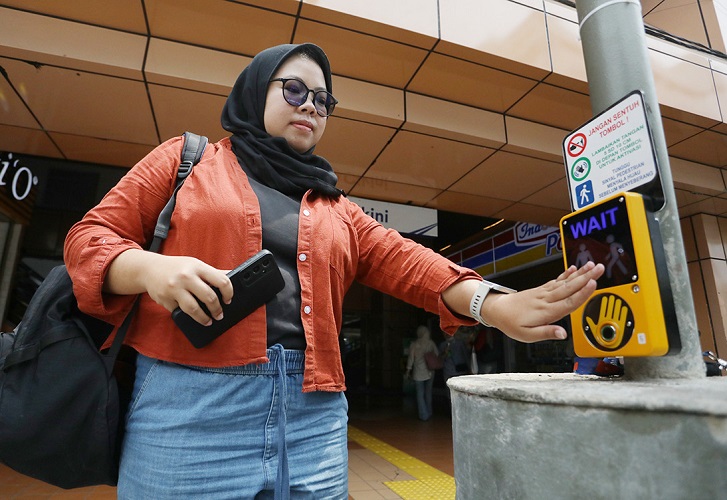 Warga Sambut Positif ‘Pelican Crossing’ di Stasiun Cikini