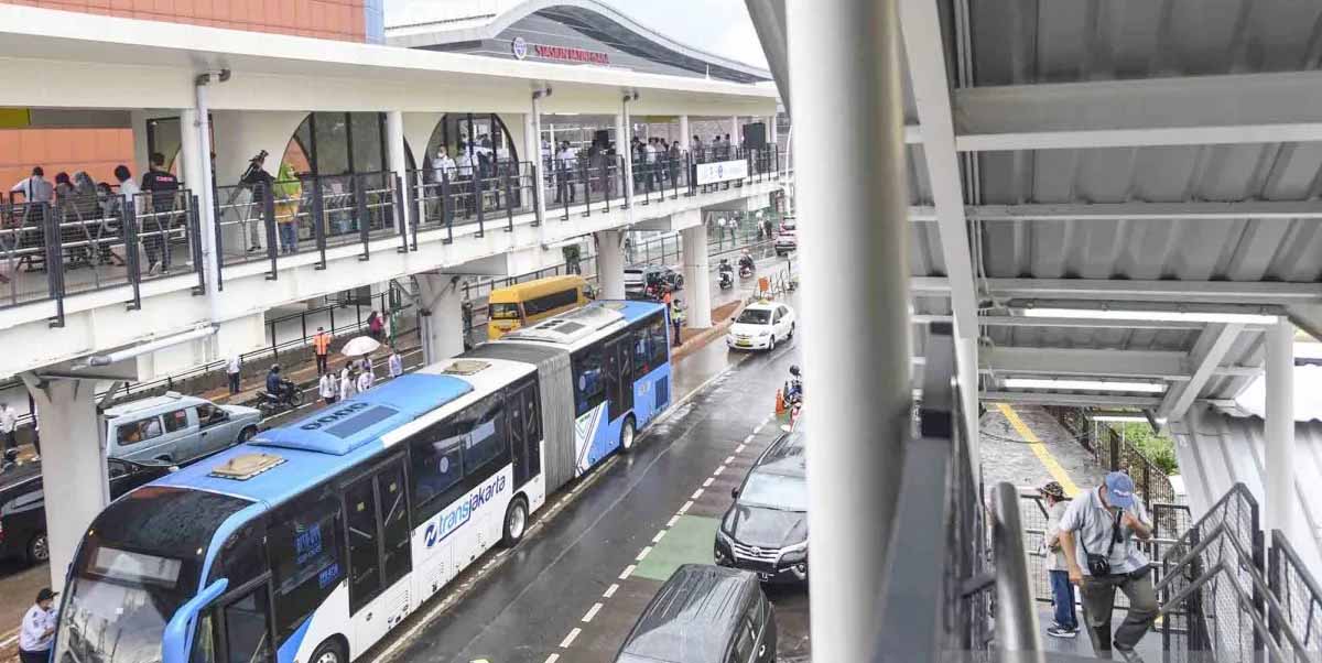 Wow Keren Banget! 20 Lebih Stasiun Kereta Telah Terintegrasi dengan Transjakarta