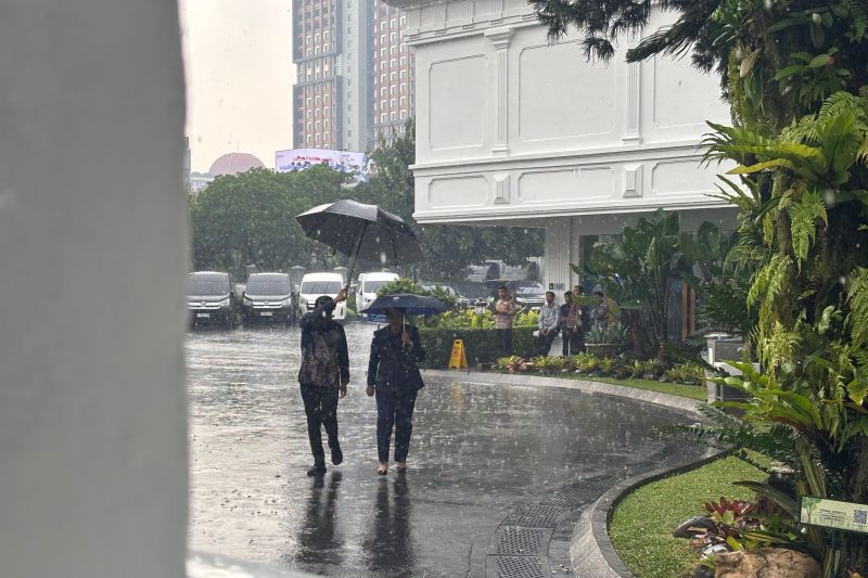 Presiden Prabowo Dijadwalkan Lantik Menko Polkam, Nama Letjen TNI (Purn) Djamari Chaniago Mengemuka  