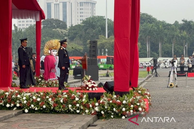 Pramono Soroti Pentingnya Transportasi pada Upacara Harhubnas 2025