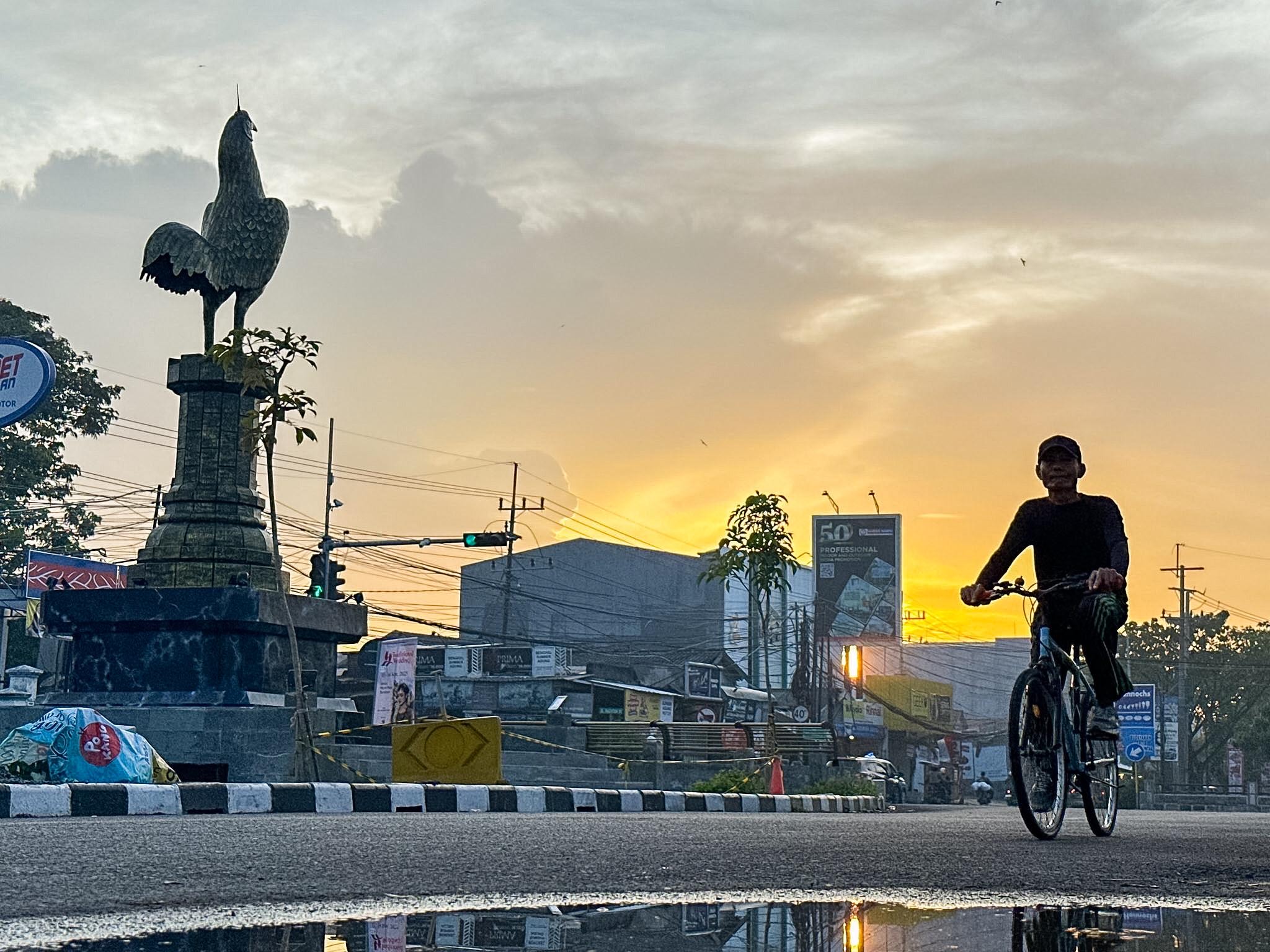 Monumen Ayam Jago Jadi Ikon Baru Perjuangan Cikal Bakal Kota Surabaya