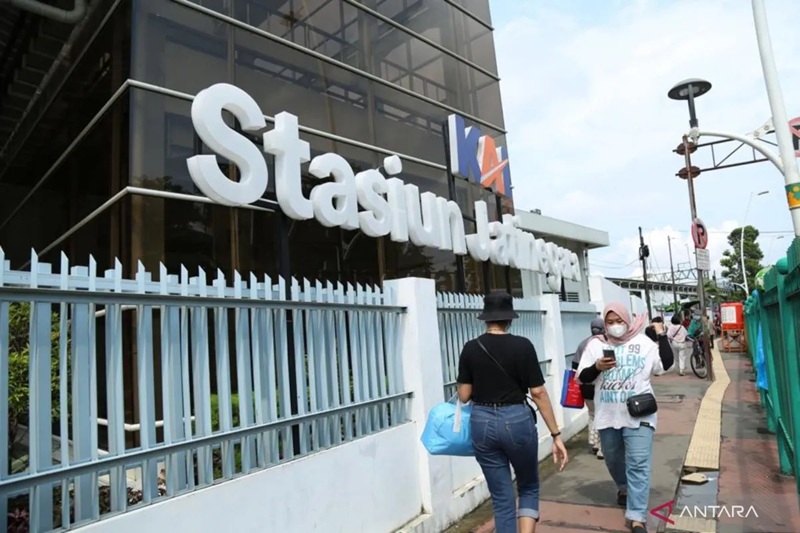 Ada TNI Fair di Monas, Kereta Jarak Jauh Berhenti di Stasiun Jatinegara