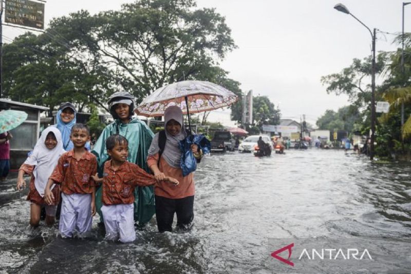 BPBD Peringatkan Warga Tangerang Waspadai Hujan Lebat di Akhir Pekan