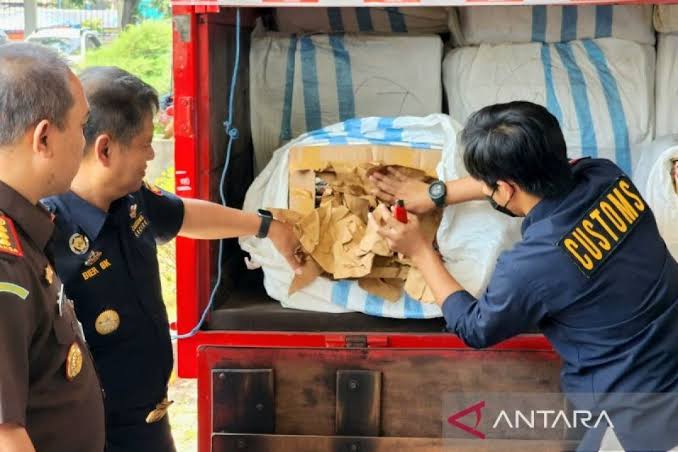 Indef: Awasi Ketat Peredaran Rokok Ilegal!