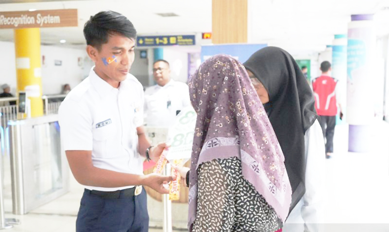 HUT KAI ke-80, Penumpang Medan Dapat Kejutan Seru di Kereta