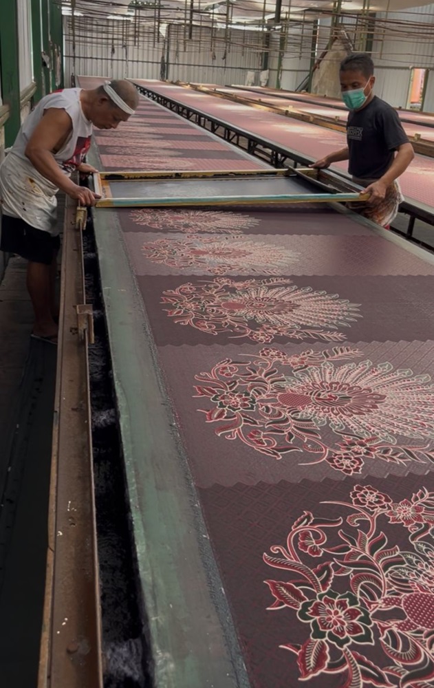 Hadir dalam Bentuk Fesyen, Andreas Soetanto Bawa Batik Solo Sukses ke Pasar Global 