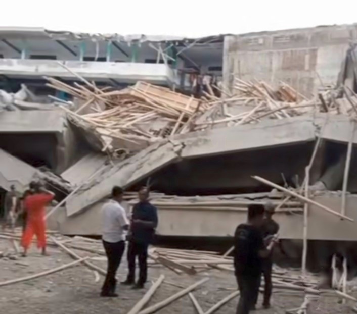 Timpa Santri, Bangunan Pondok Pesantren di Sidoarjo Ambruk