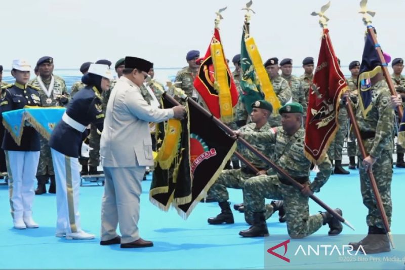  Presiden RI Prabowo Subianto Tinjau Teluk Jakarta Naik KRI Jelang HUT ke-80 TNI
