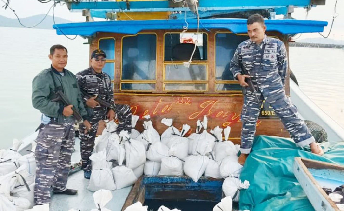 TNI AL Gagalkan Penyeludupan 143 Karung Timah di Babel