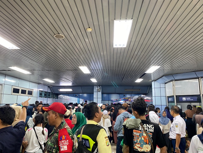 KAI Commuter Catat Kenaikan Penumpang Usai HUT TNI