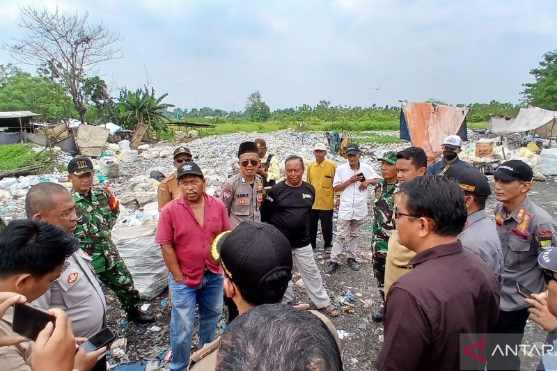 Ribuan Warga Tangerang Terdampak ISPA akibat Pembakaran Sampah